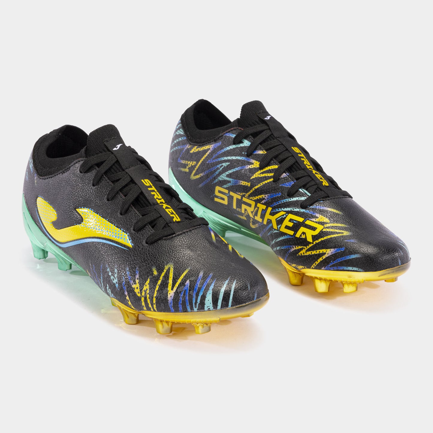 Chuteiras Striker 24 terreno forme FG preto