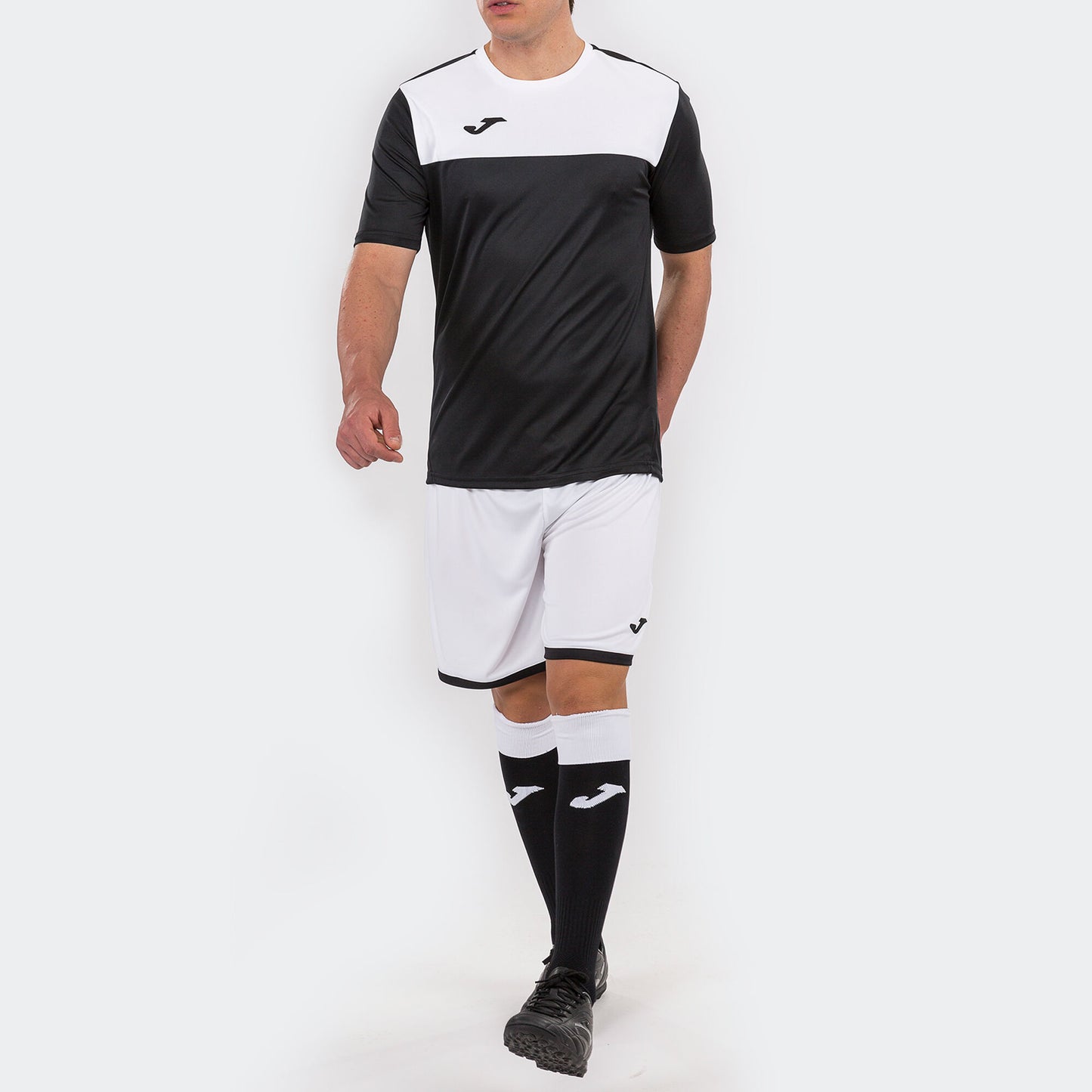 T-shirt manga curta homem Winner preto branco