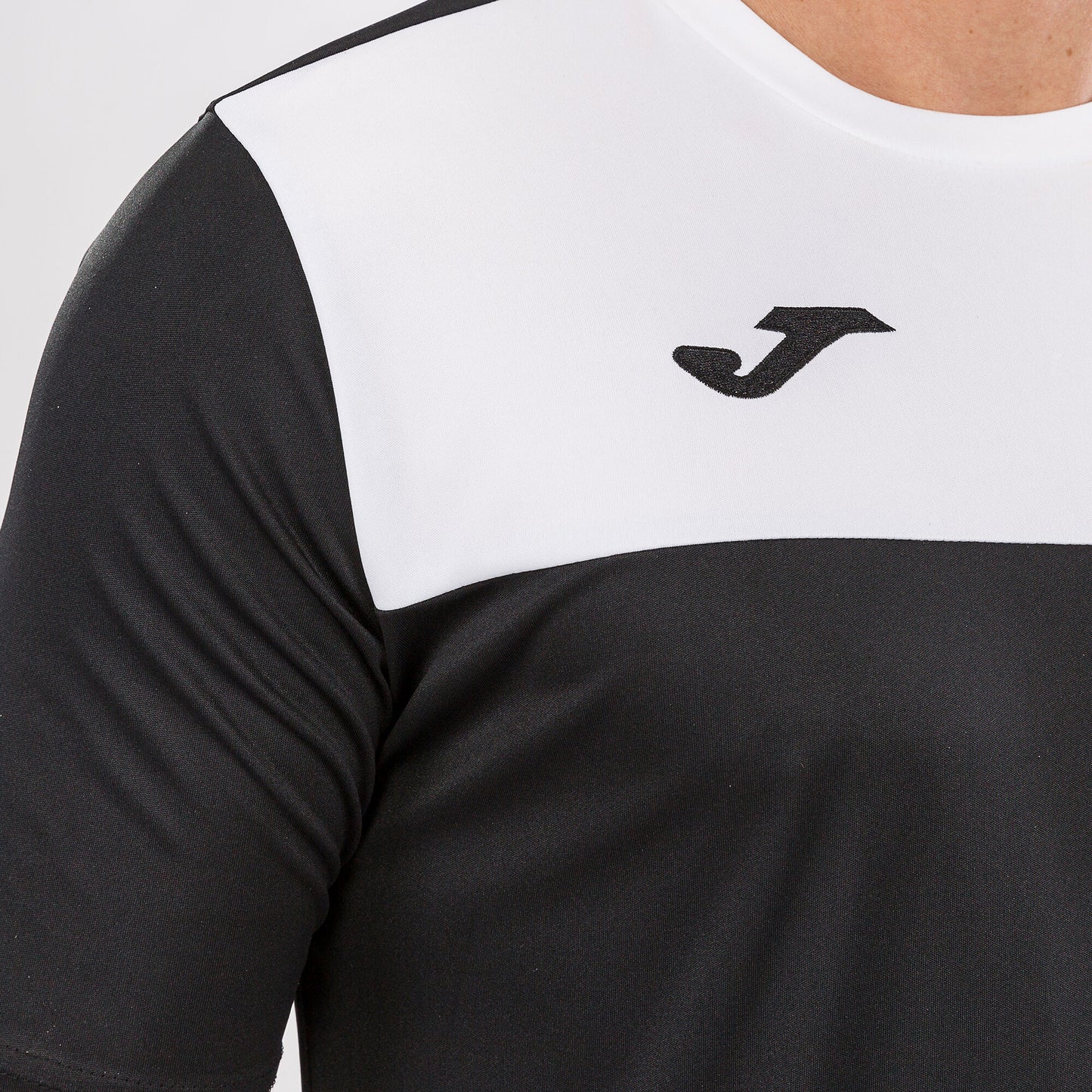 T-shirt manga curta homem Winner preto branco