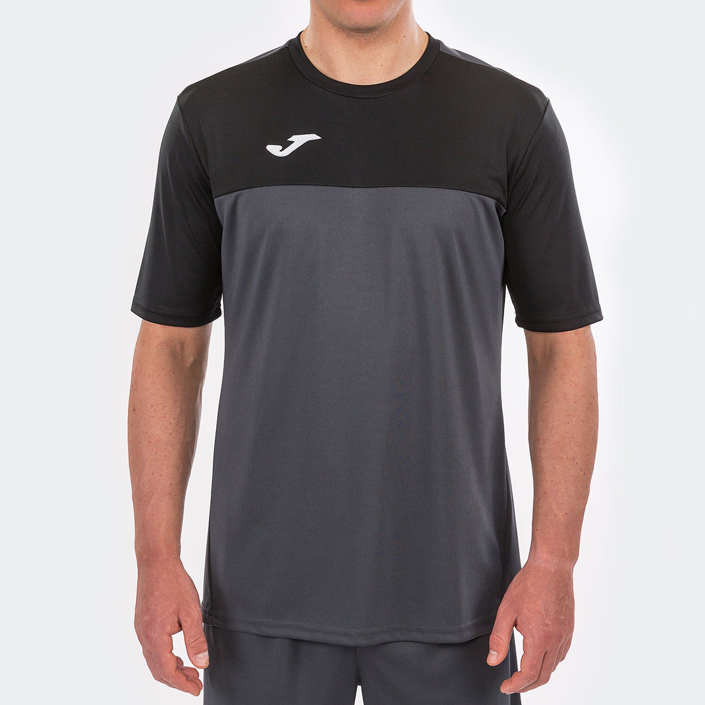 T-shirt manga curta homem Winner antracite preto
