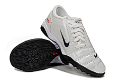 Sapatilha Nike Total 90