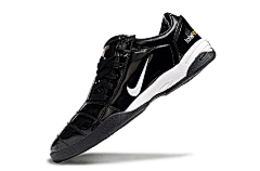 Sapatilha Nike Total 90