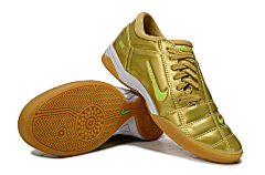 Sapatilha Nike Total 90