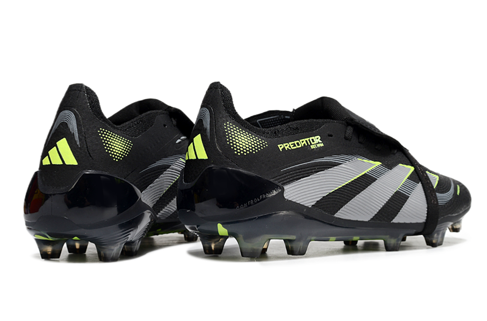 Adidas Predator com Atacadores