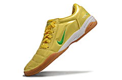 Sapatilha Nike Total 90